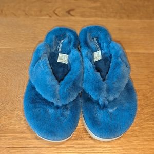 Koolaburra Fuzzy Flip Flops, women's size 8